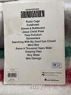 Soundgarden, Badmotorfinger, Songbook 1992 Kerry O' Brien